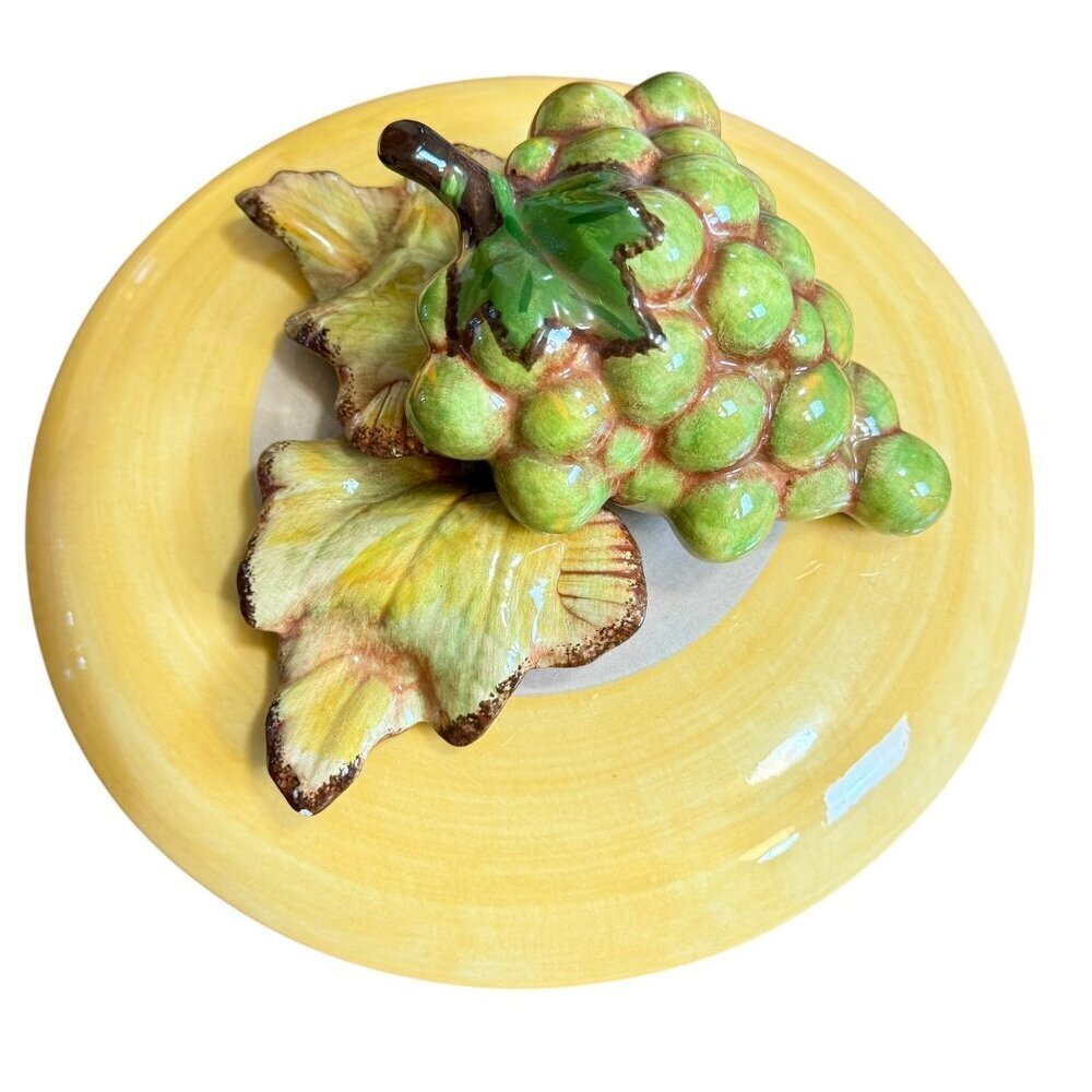 Vintage Cali Large Ceramic Pottery Serving Bowl Yellow Grape 3D Lid Collectible - Picture 10 of 14